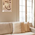Apartmán Charming And Spacious Air-conditioned *