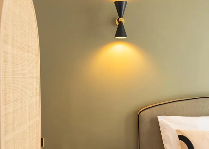 Charming And Spacious Air-conditioned Appartement