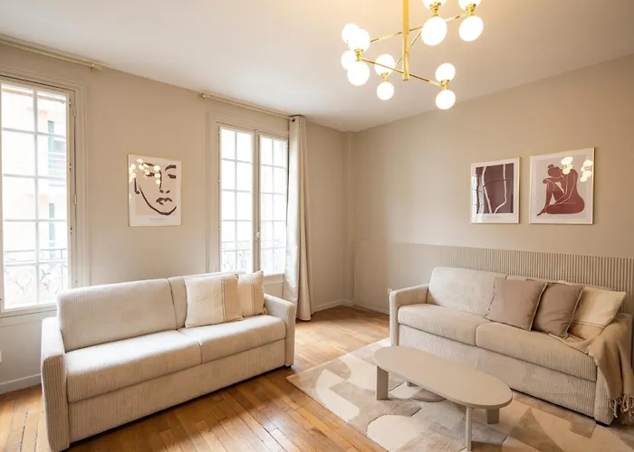 Charming And Spacious Air-conditioned Appartement *